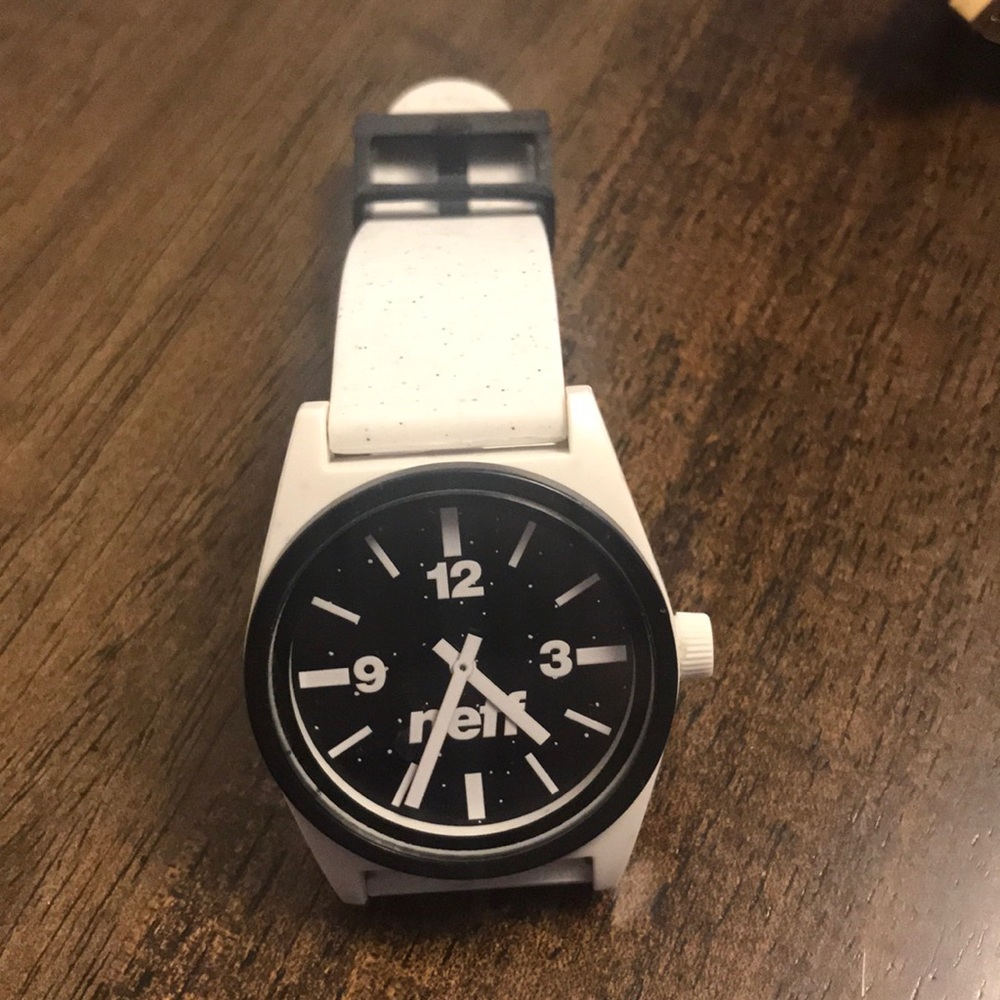 Neff Daily Watch